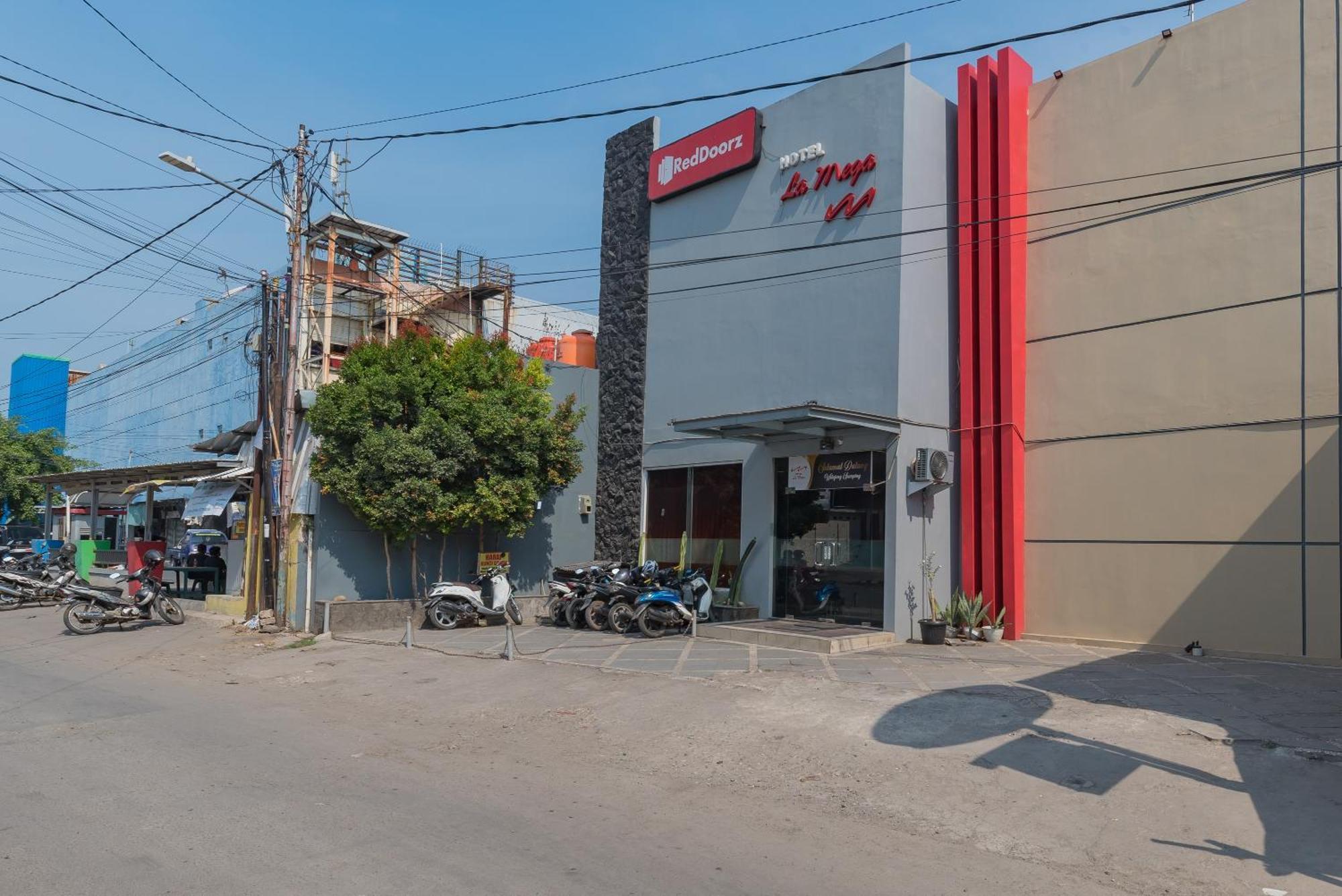 红门酒店-近帕萨尔帕吉 井里汶 外观 照片