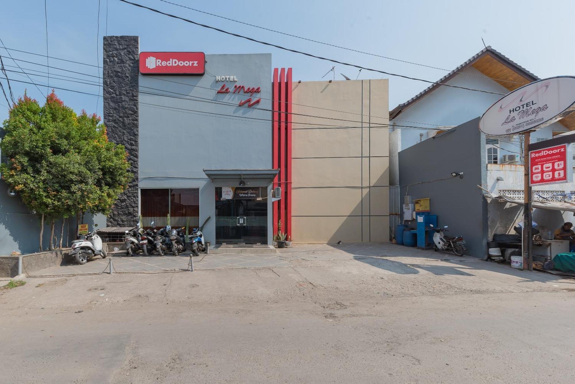 红门酒店-近帕萨尔帕吉 井里汶 外观 照片